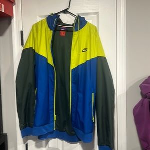Men’s Nike jacket. Barely worn. Great condition.